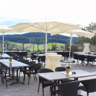 Terrasse mit Ausblick - Burghaus & Villa Kronenburg
